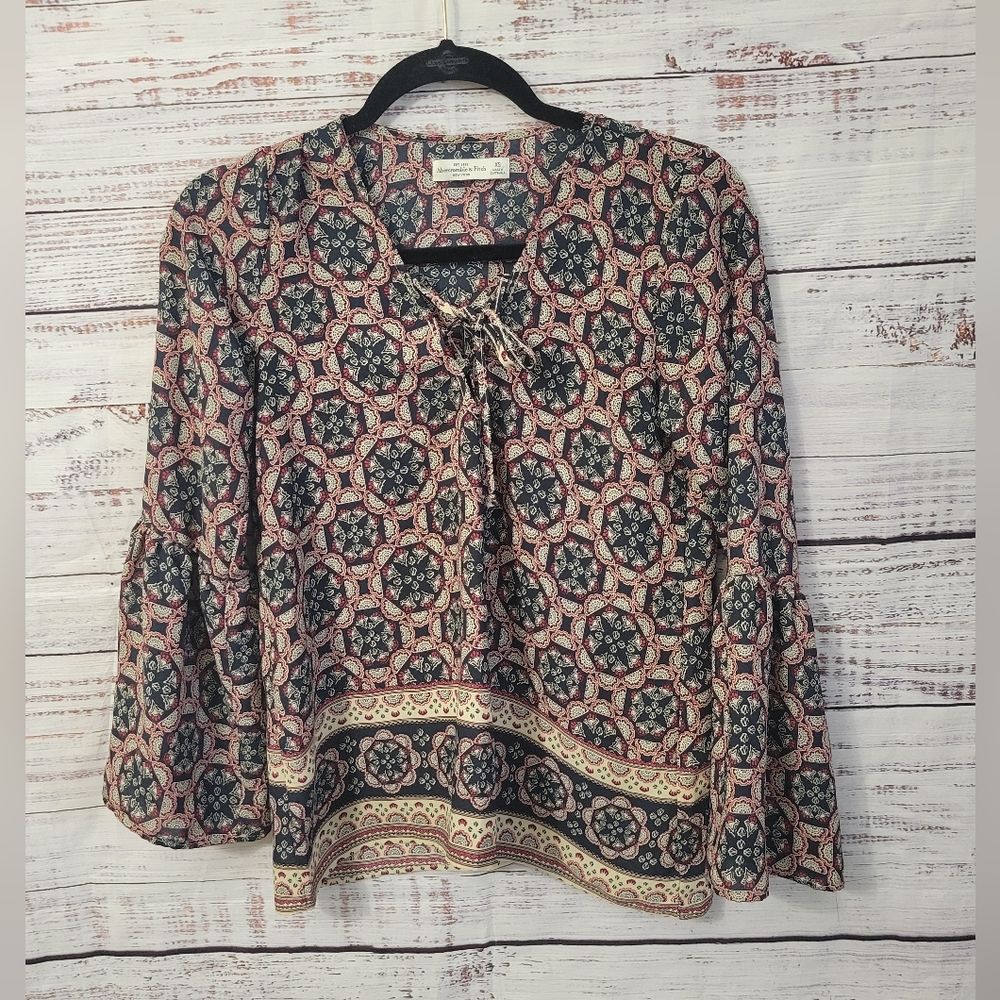 Abcrombie & Fitch XS Lace Up front Boho Longsleve Blouse